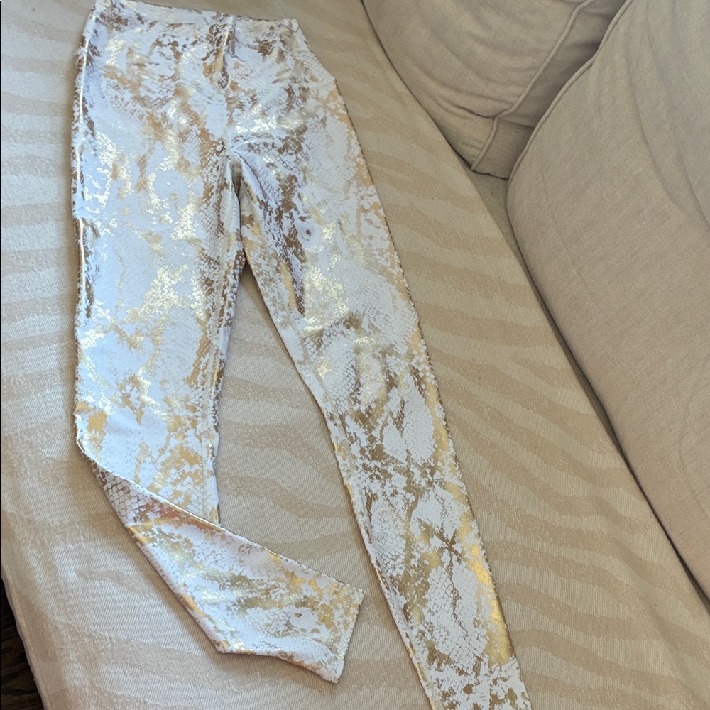 Carbon38 White and Gold Leggings